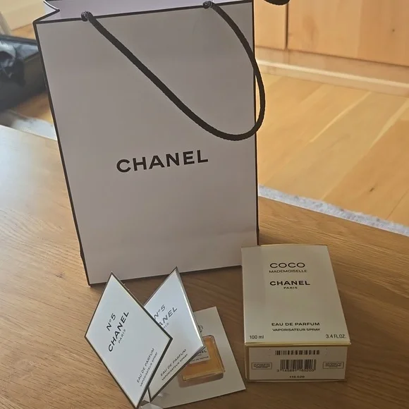 Authentic Chanel Packaging, Empty Box, Perfume Cards, Gift Bag - Picture 3 of 9